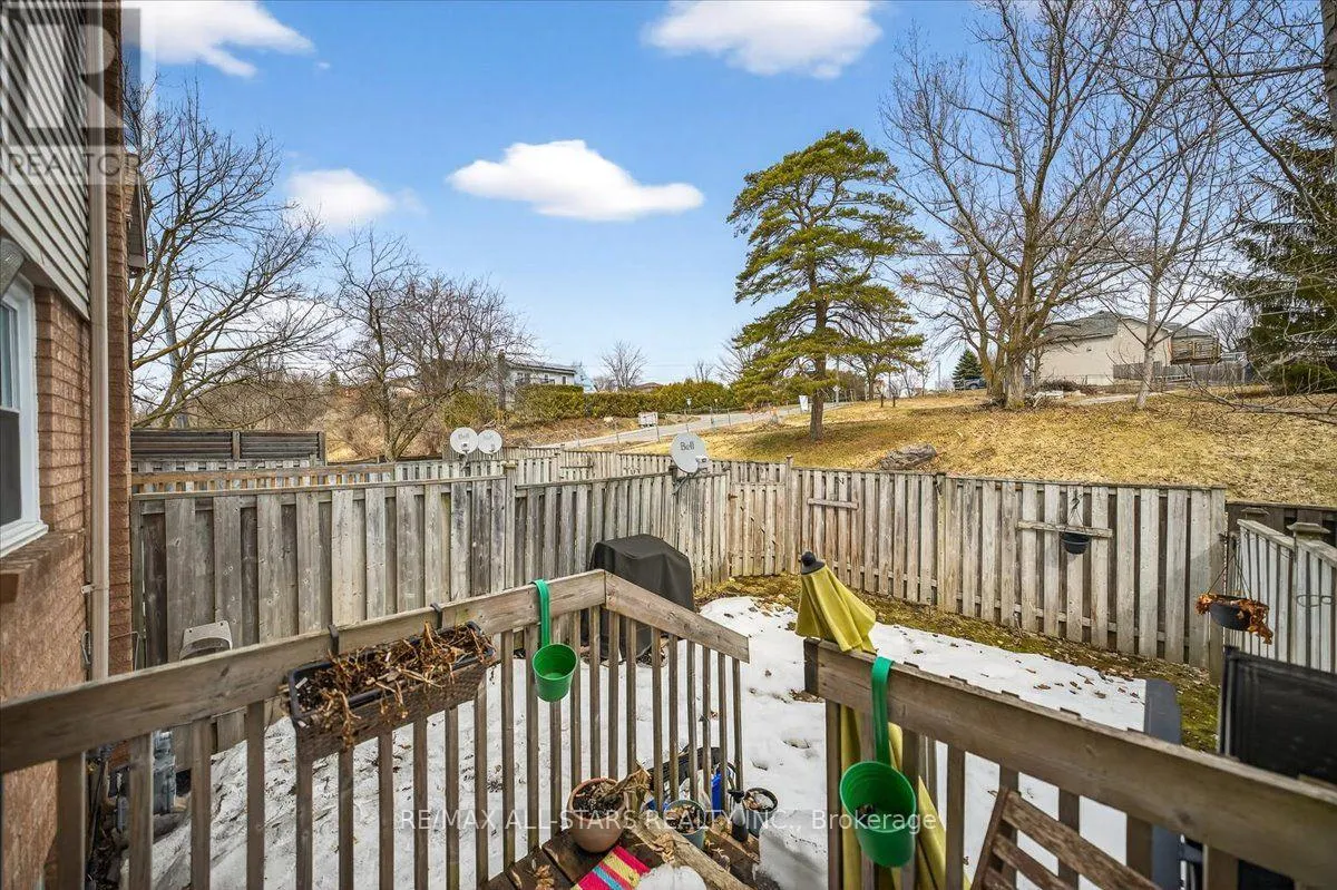 3 - 119 SPRING ROAD