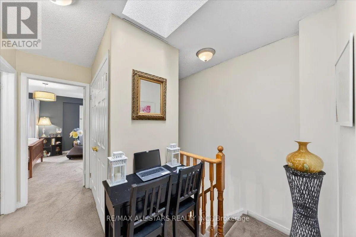 3 - 119 SPRING ROAD