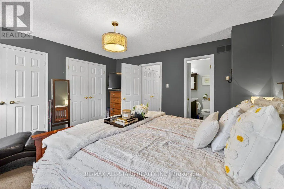 3 - 119 SPRING ROAD