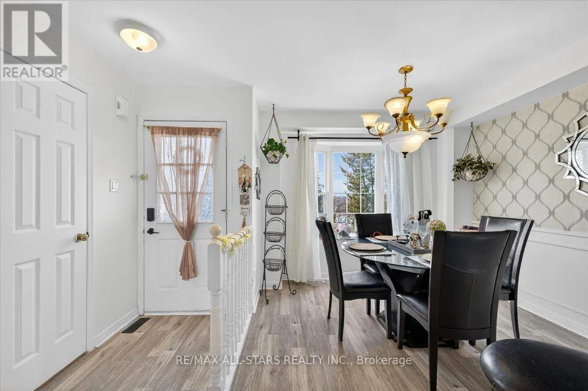 3 - 119 SPRING ROAD