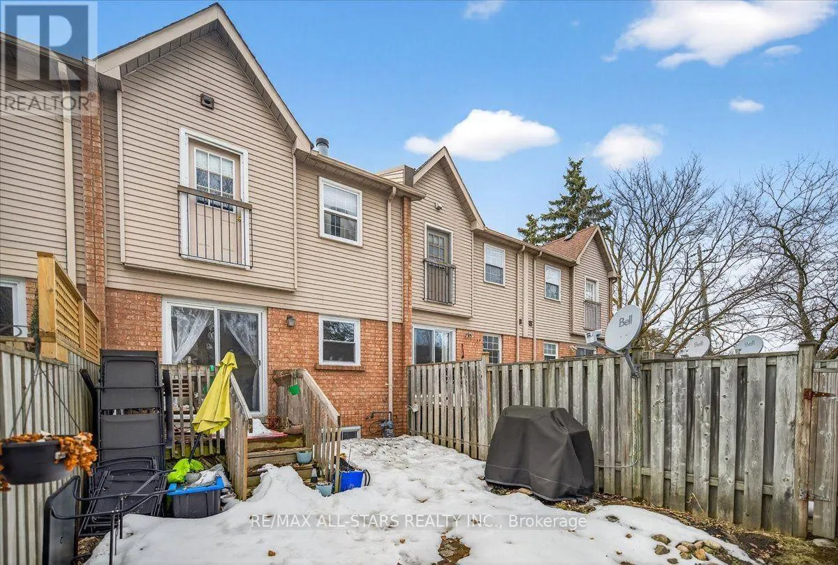 3 - 119 SPRING ROAD