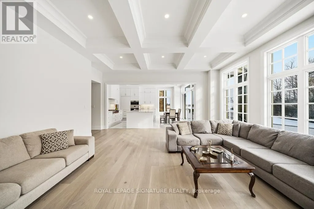16 GIANVITO CRESCENT