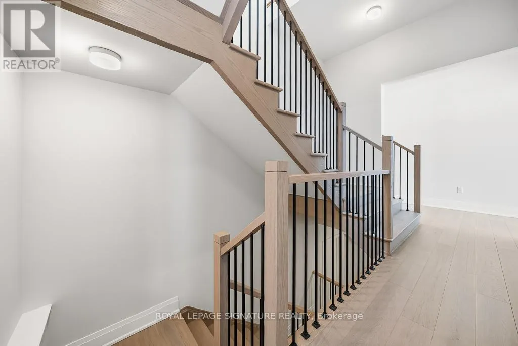 16 GIANVITO CRESCENT
