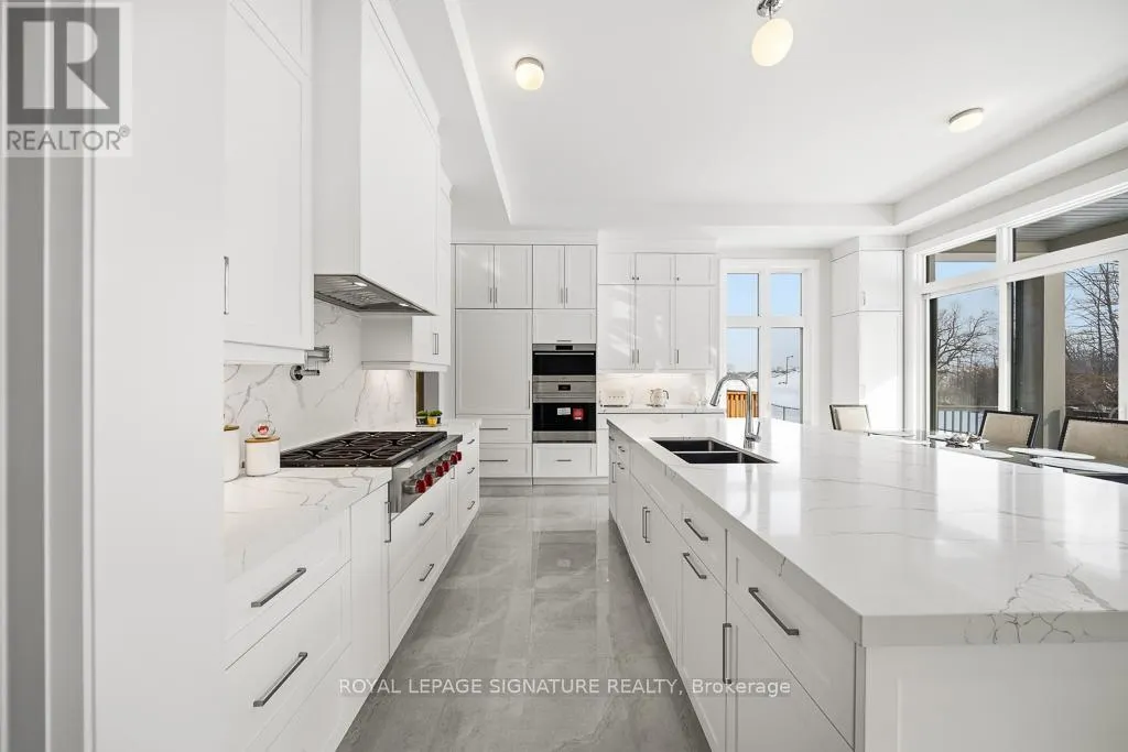 16 GIANVITO CRESCENT