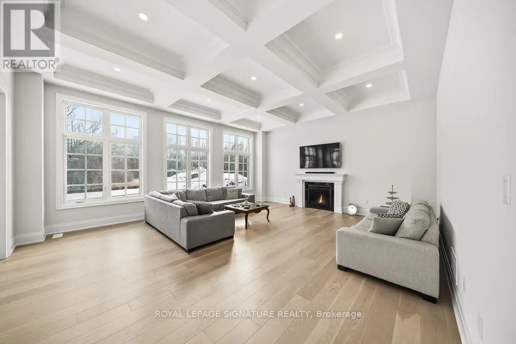 16 GIANVITO CRESCENT