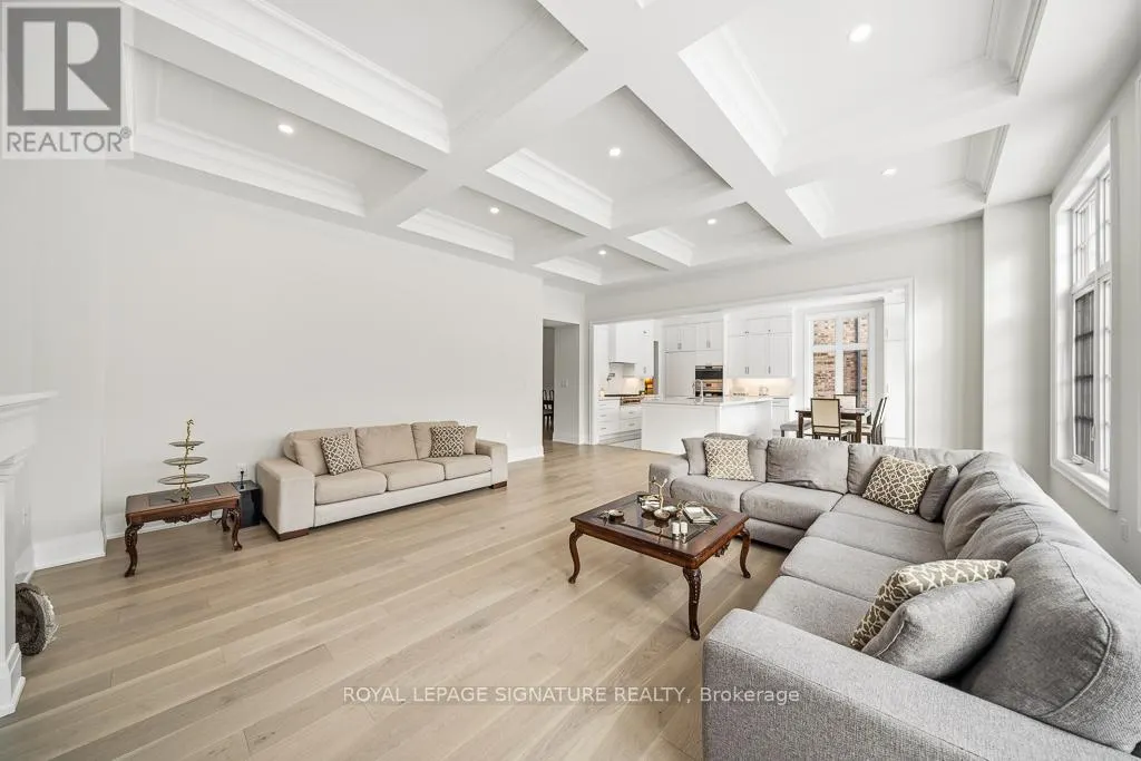 16 GIANVITO CRESCENT