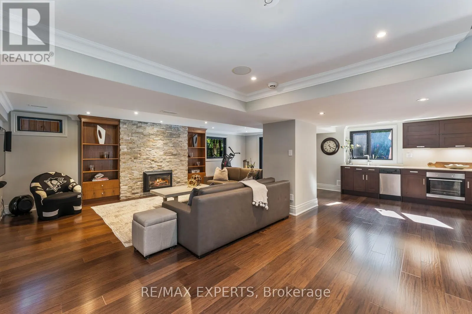 71 DORENGATE DRIVE