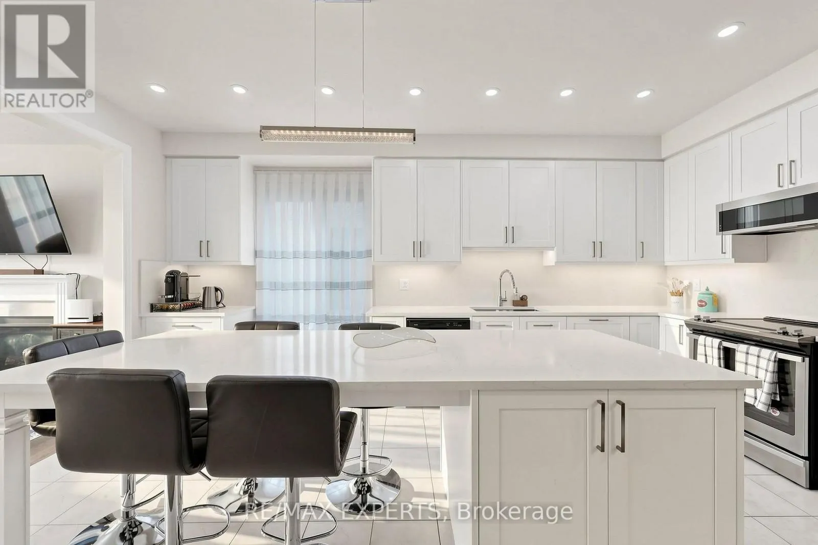 9 APPLEGATE DRIVE