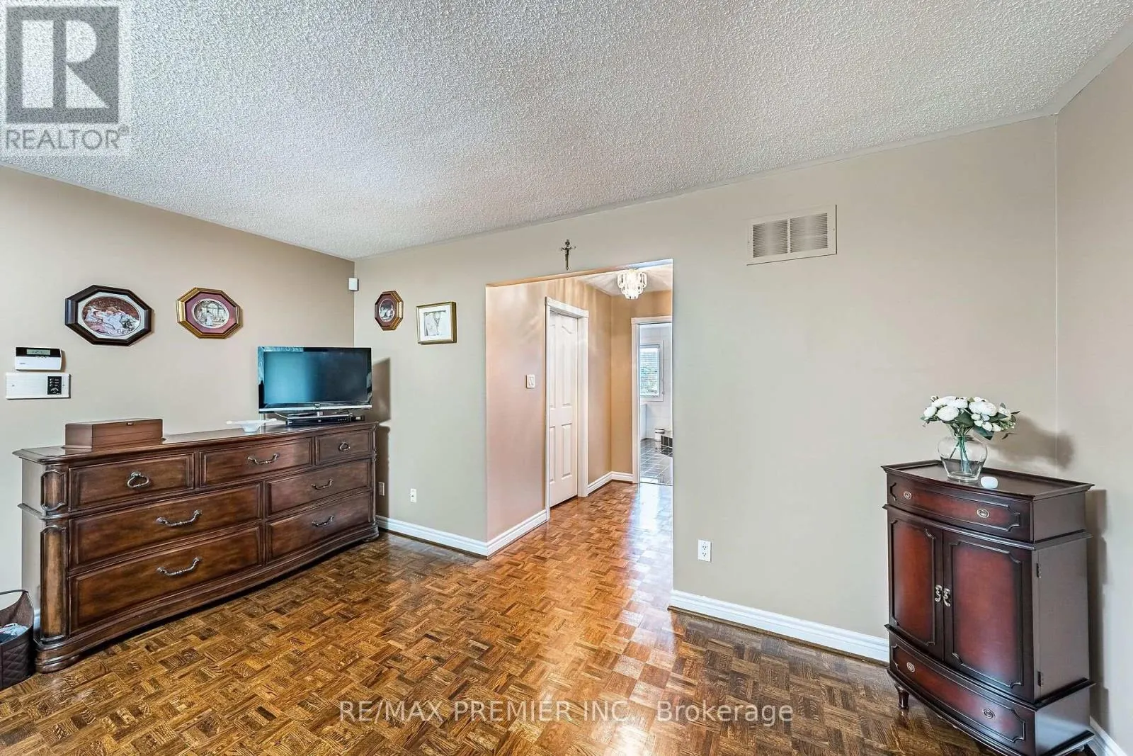 104 CARTWRIGHT BOULEVARD