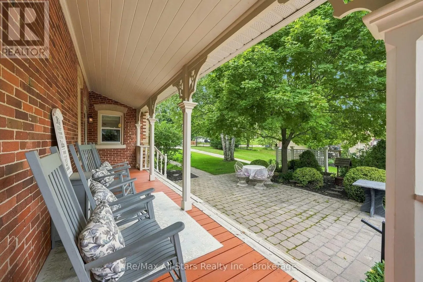 122 CAMERON STREET E