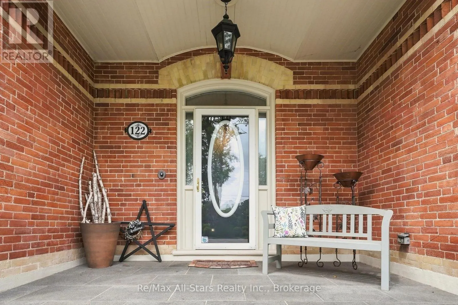 122 CAMERON STREET E