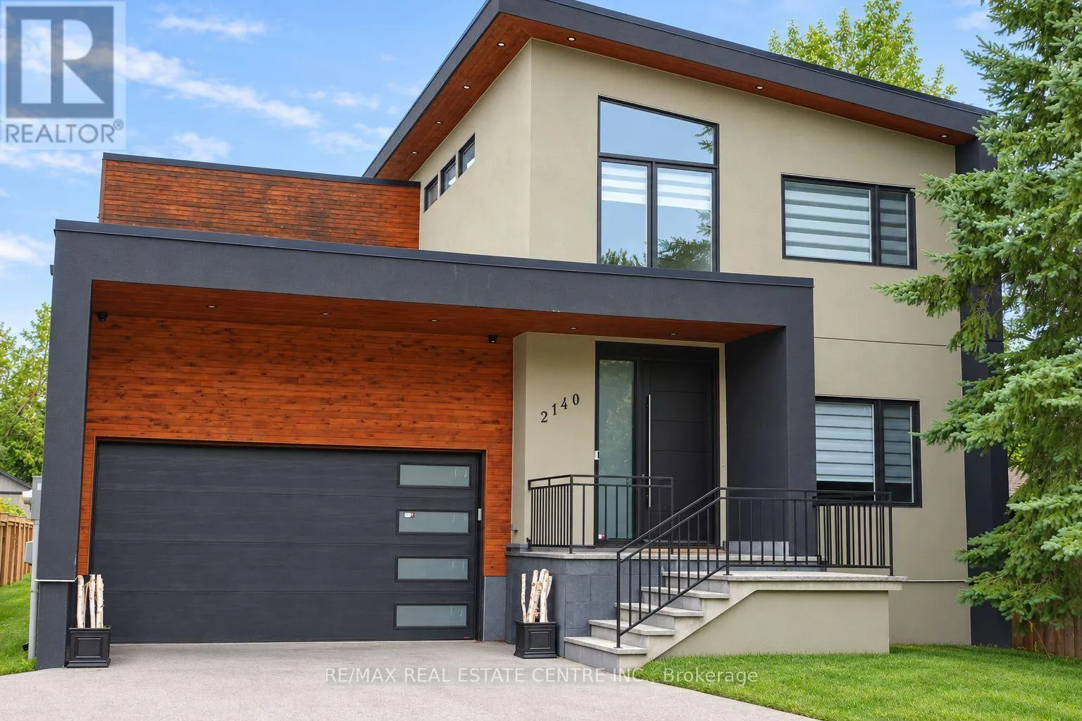 2140 WILLARD AVENUE