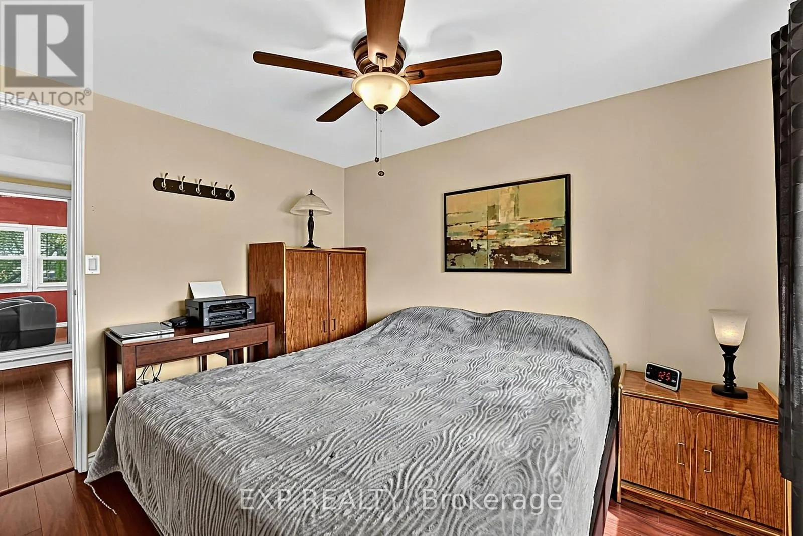 4 FAIRBIRCH COURT
