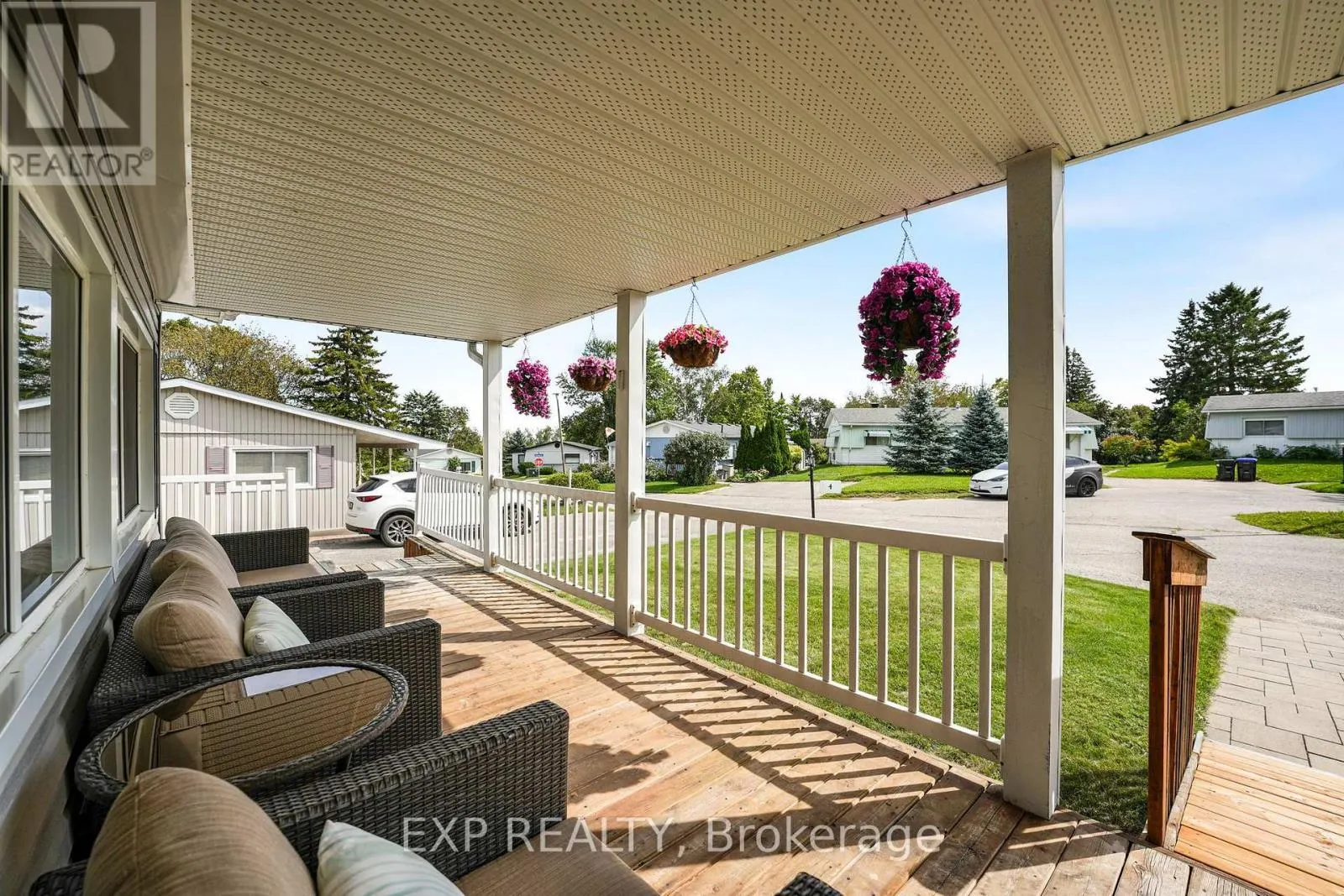 4 FAIRBIRCH COURT