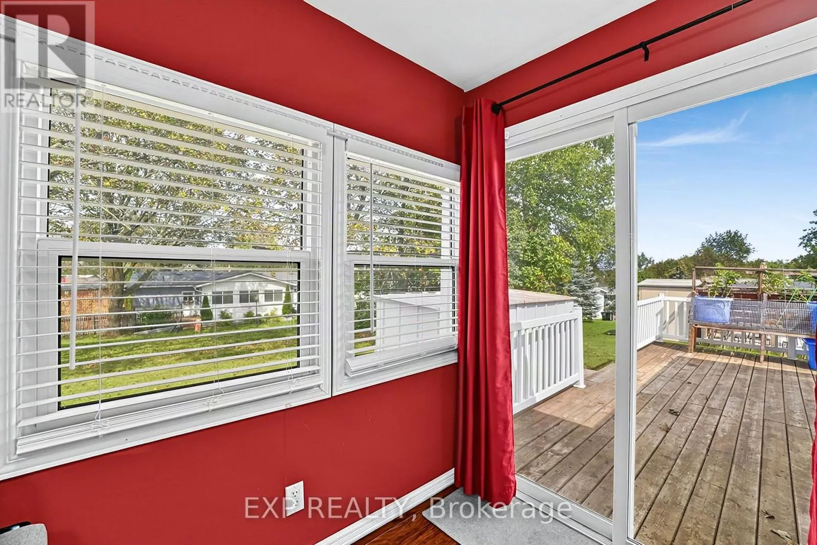 4 FAIRBIRCH COURT