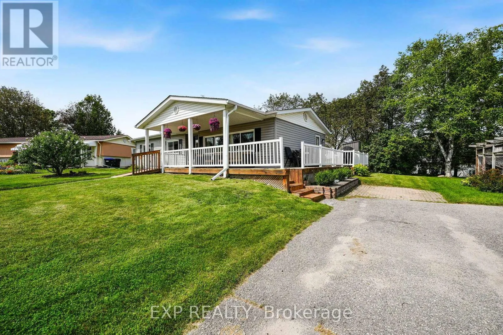 4 FAIRBIRCH COURT