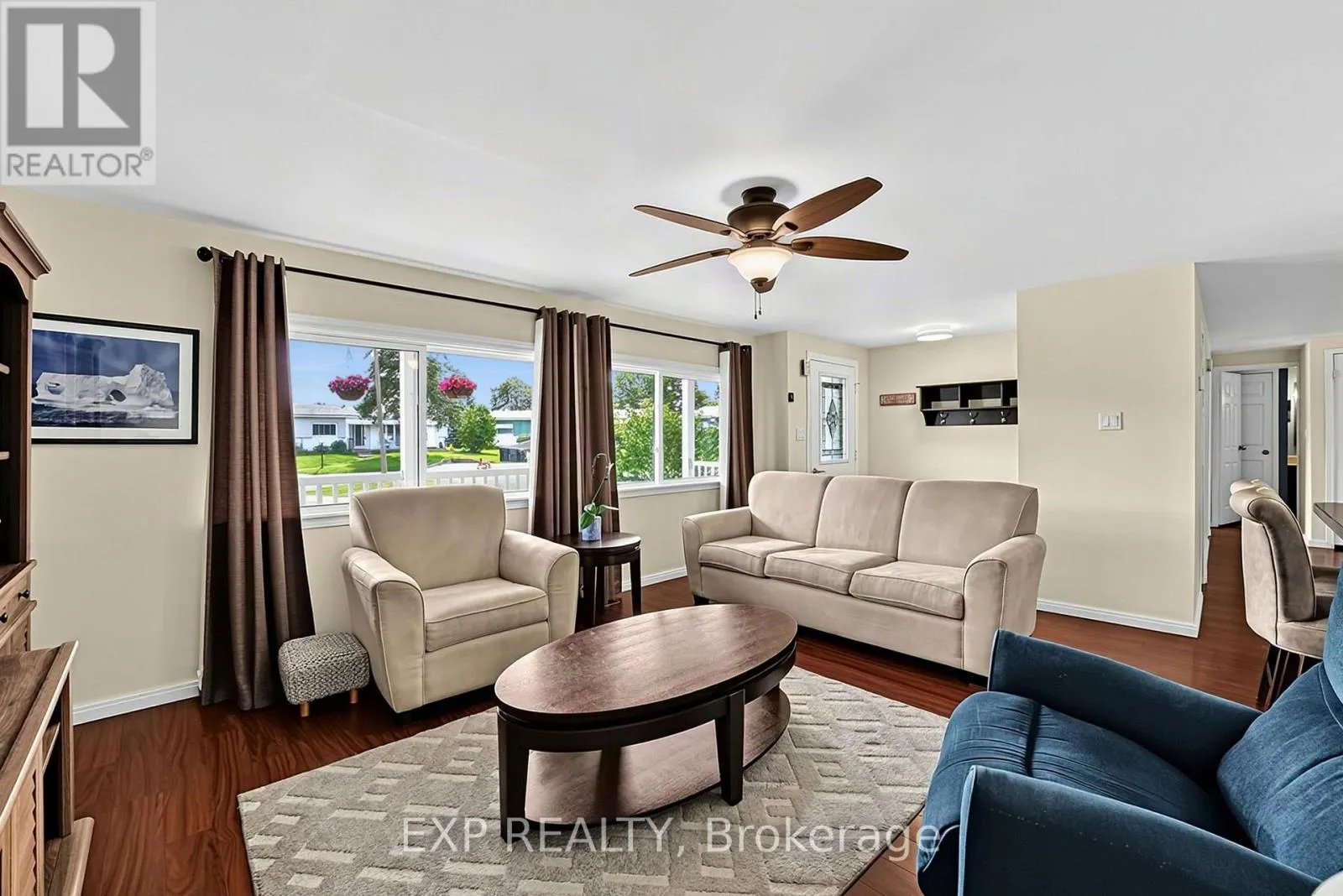 4 FAIRBIRCH COURT