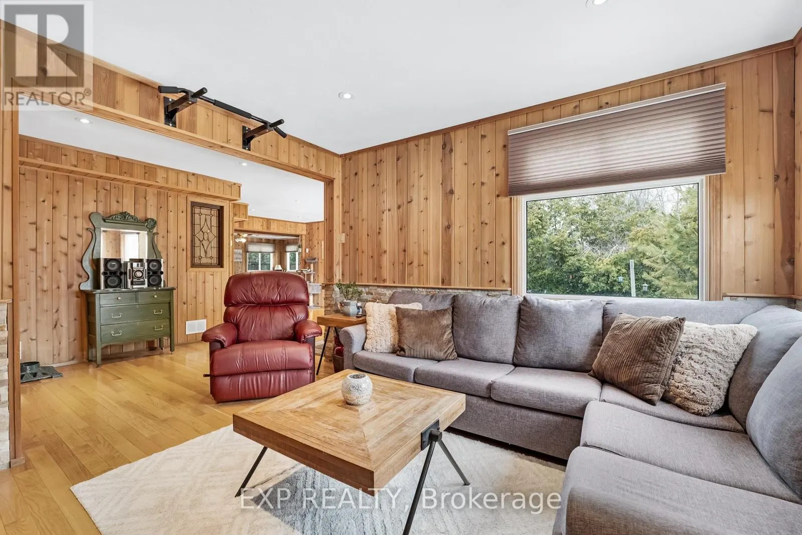 3909 RICHVIEW ROAD