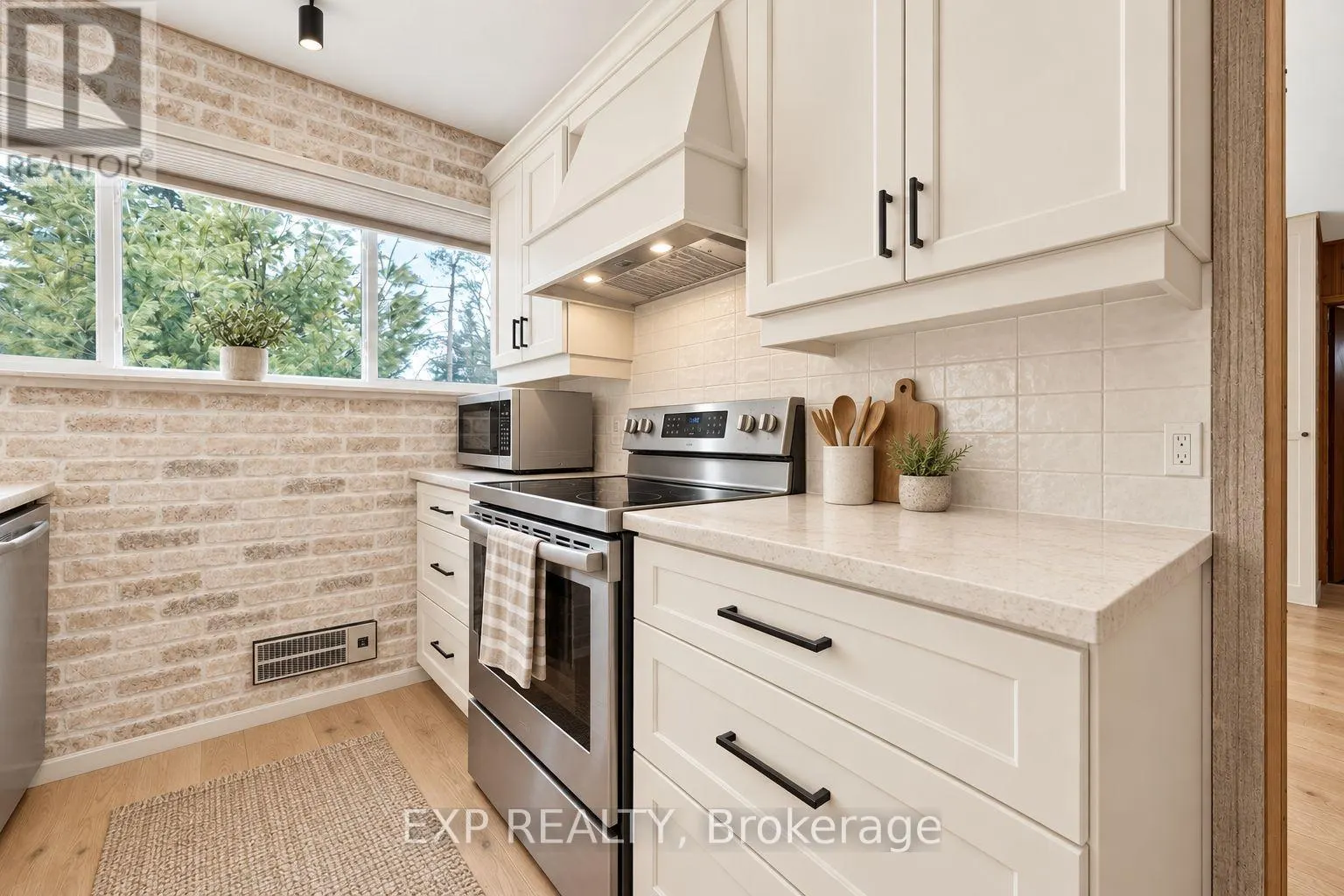 3909 RICHVIEW ROAD