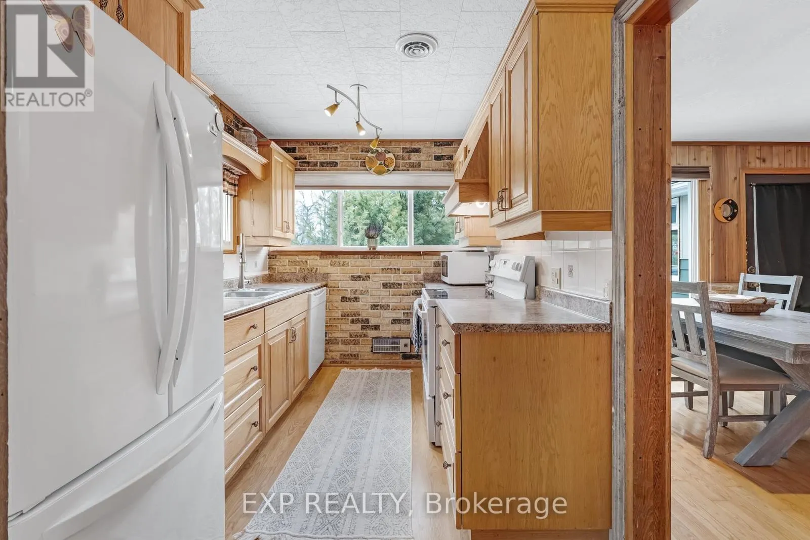 3909 RICHVIEW ROAD