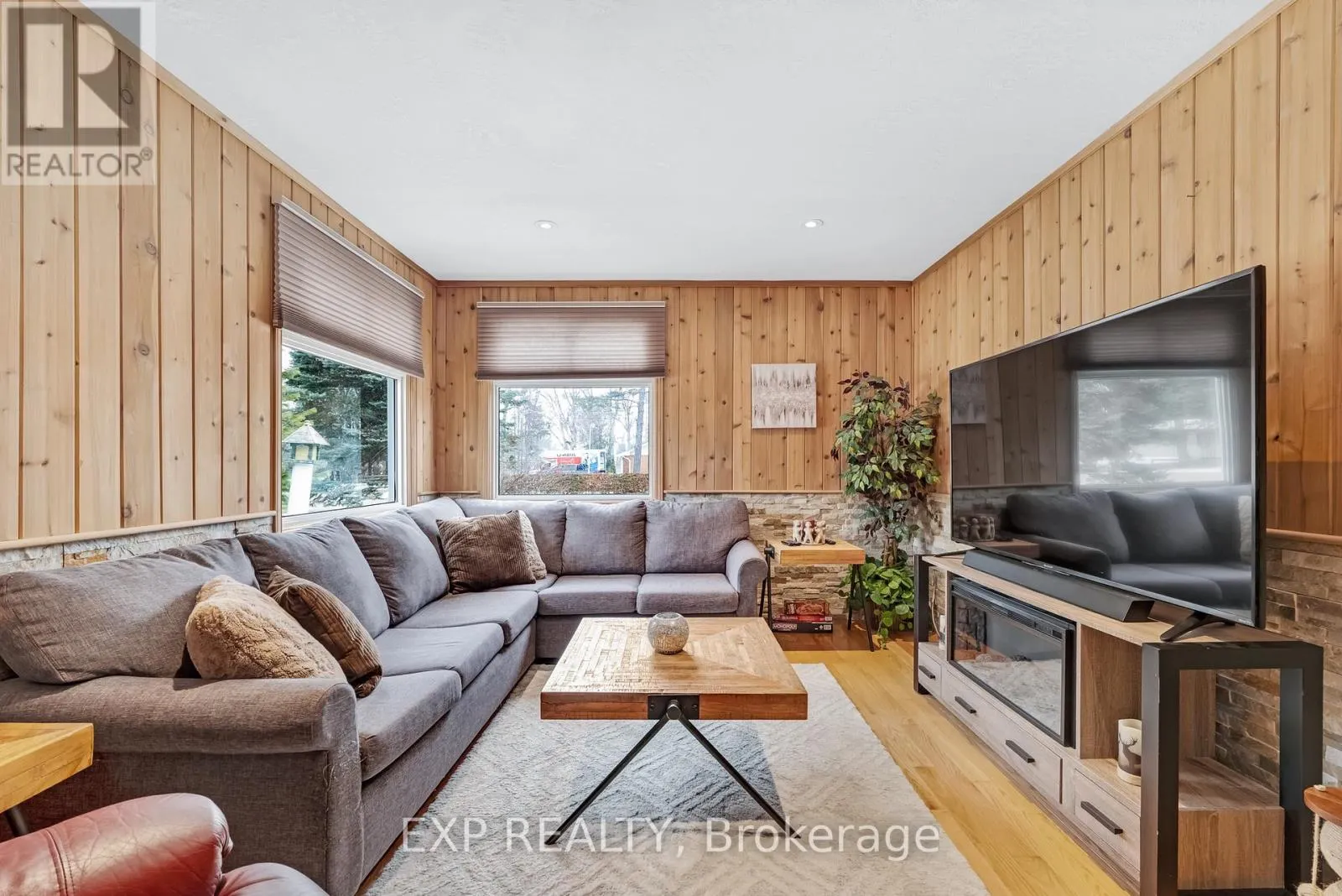 3909 RICHVIEW ROAD
