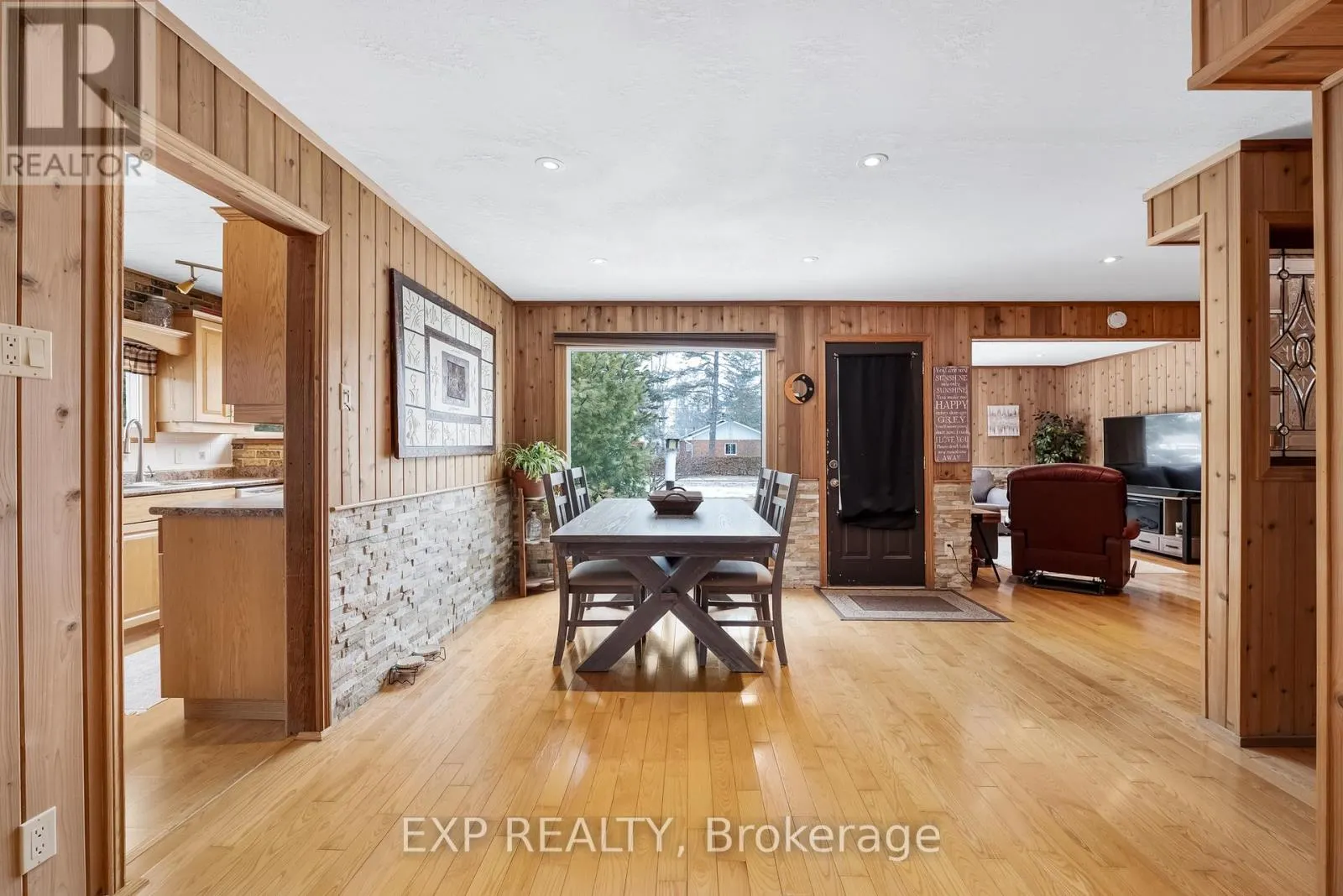 3909 RICHVIEW ROAD