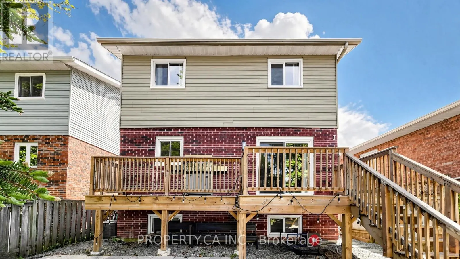 32 HODGINS AVENUE