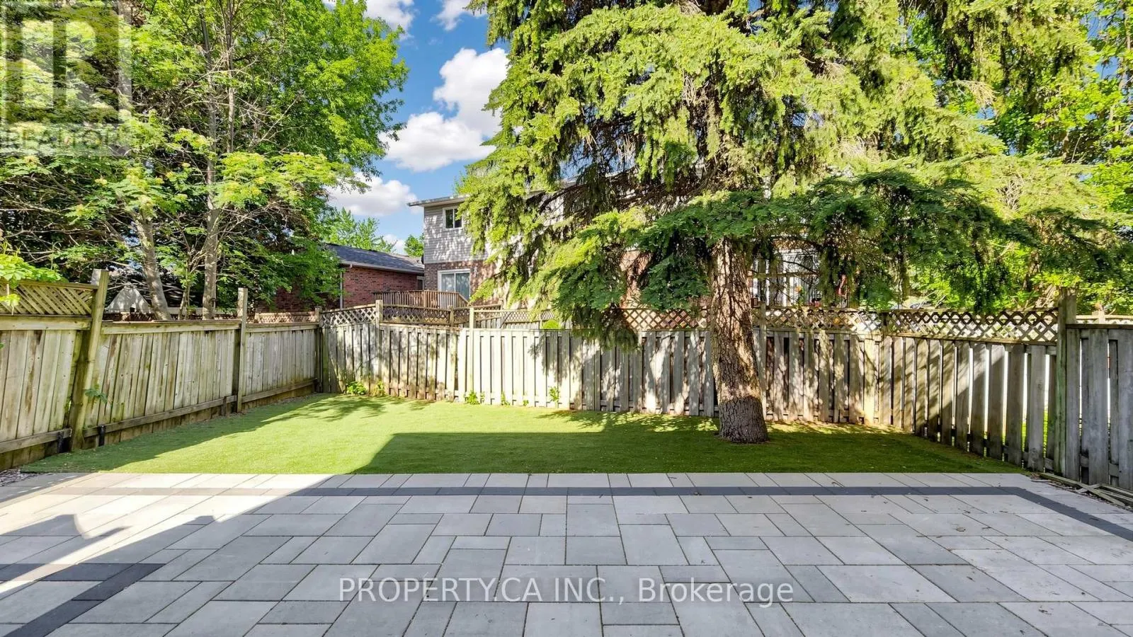 32 HODGINS AVENUE