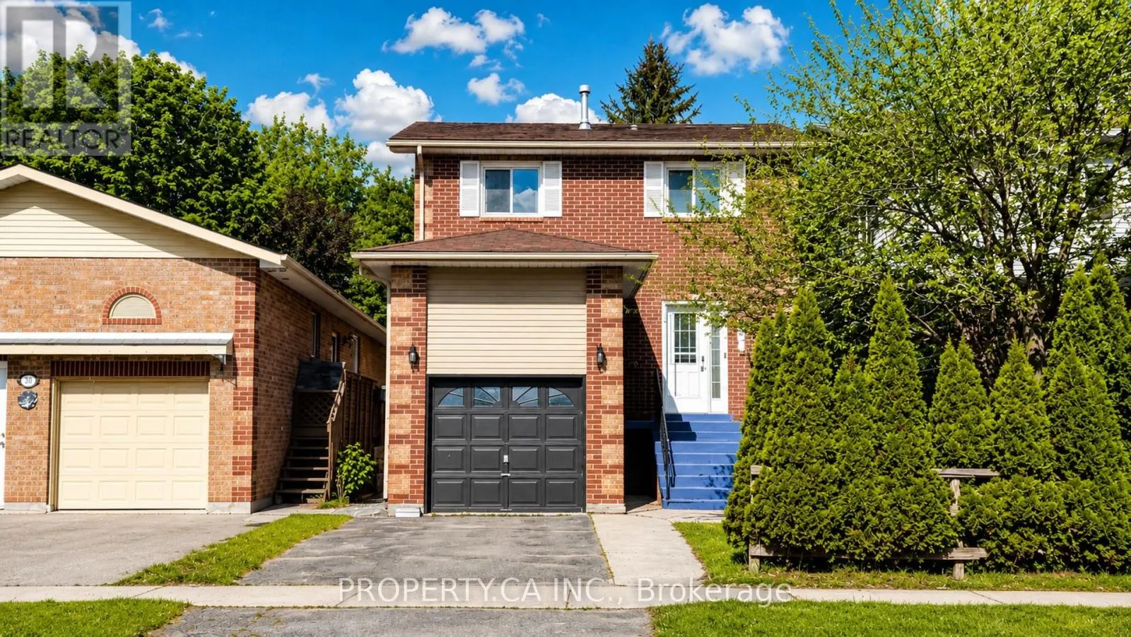 32 HODGINS AVENUE
