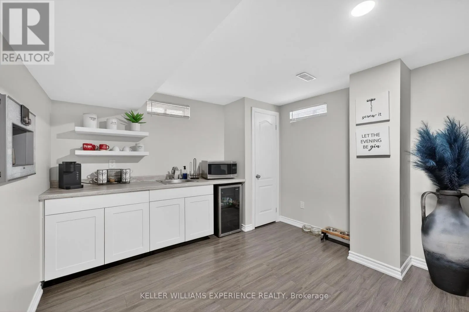 105 DECAROLIS CRESCENT