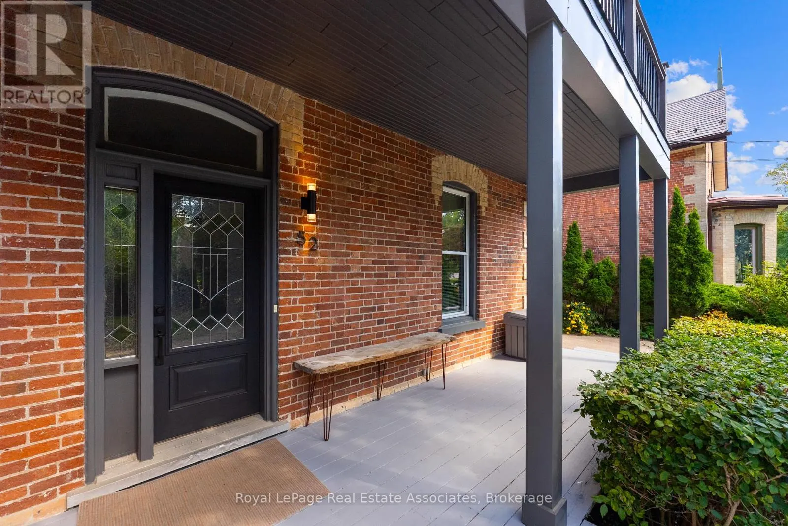 52 CAMERON STREET E