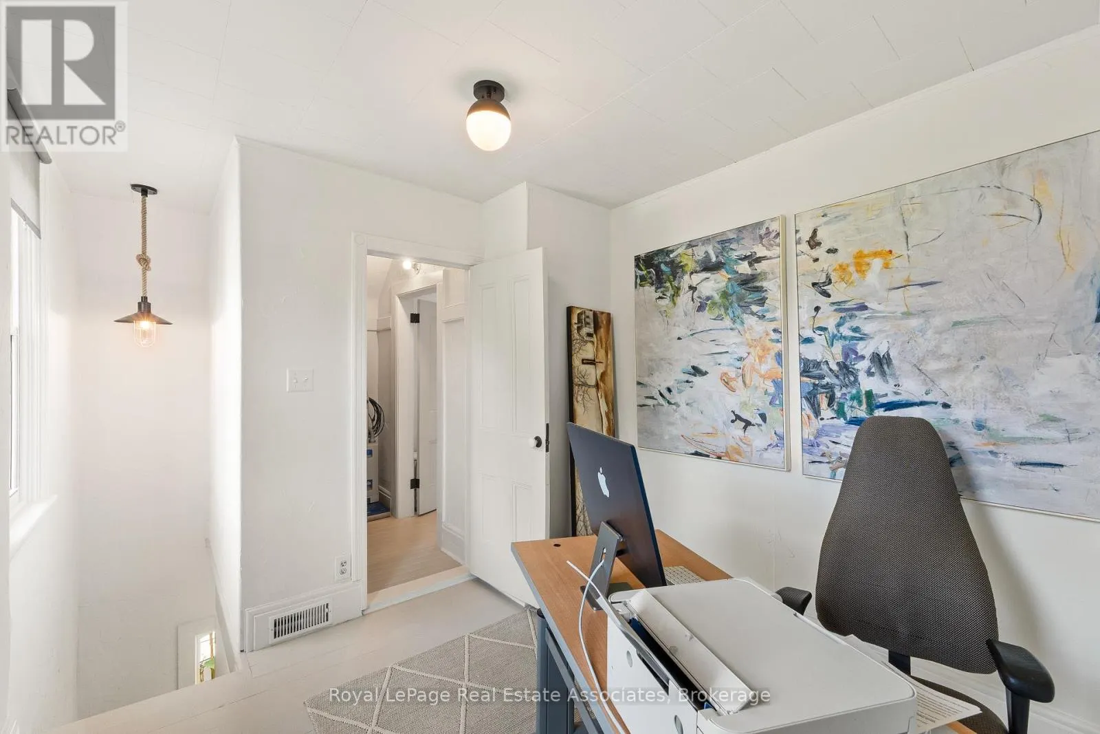 52 CAMERON STREET E