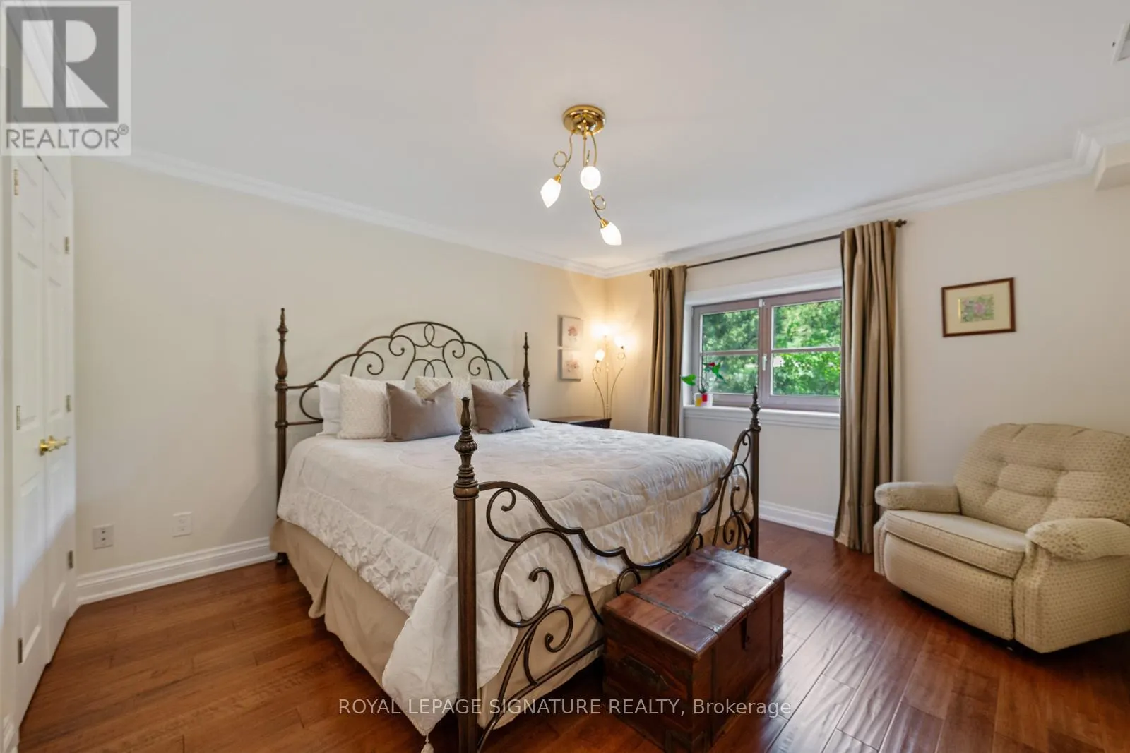 30 KINGSWOOD DRIVE