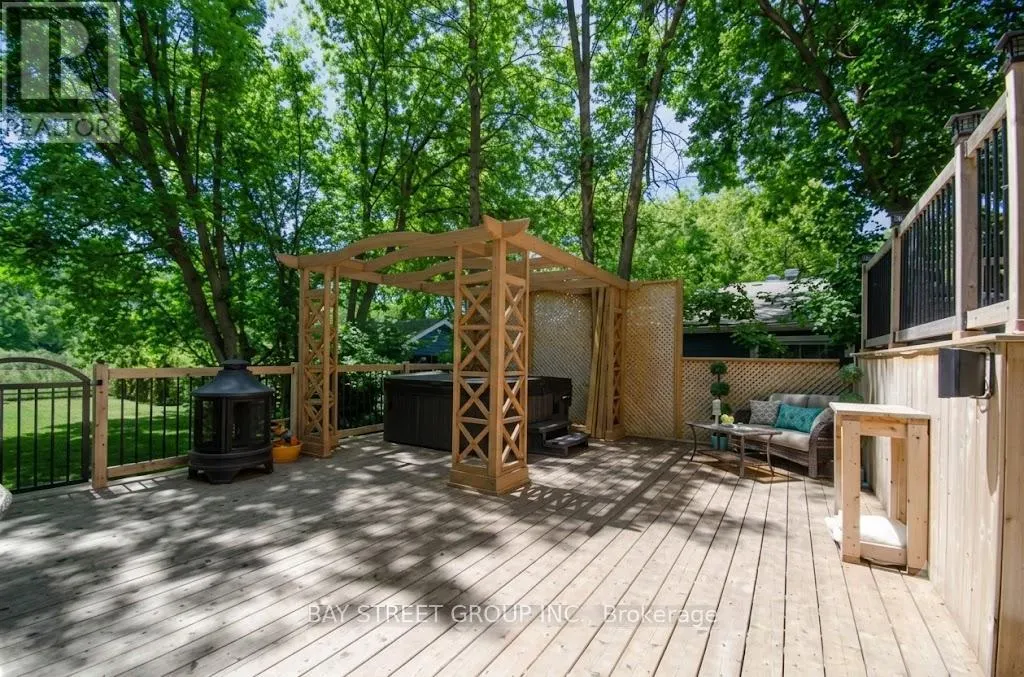 133 RIVEREDGE DRIVE