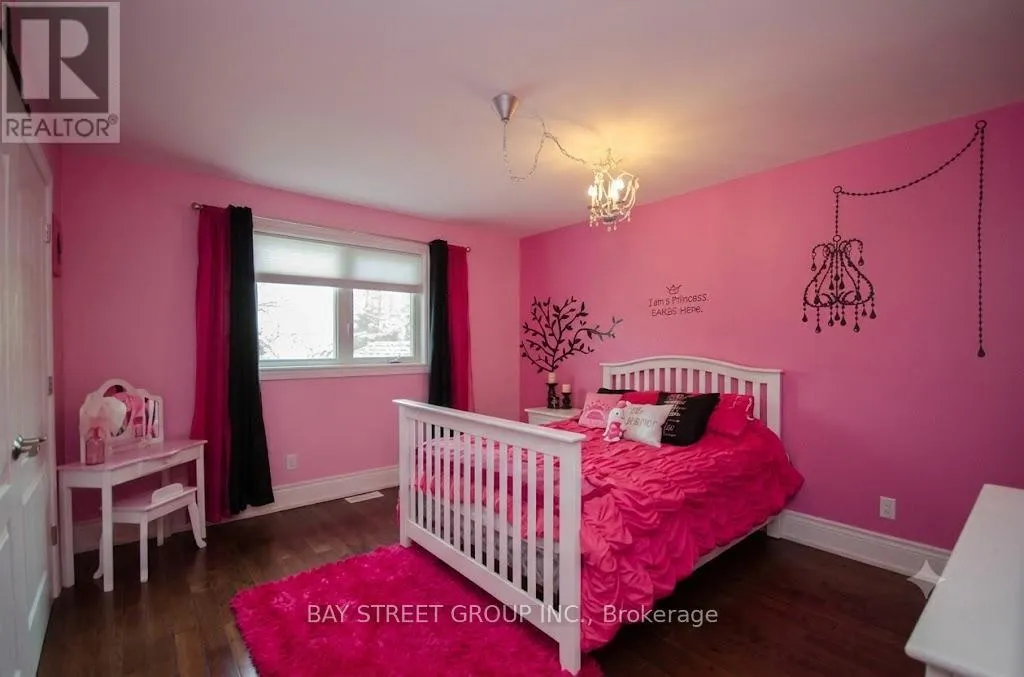 133 RIVEREDGE DRIVE