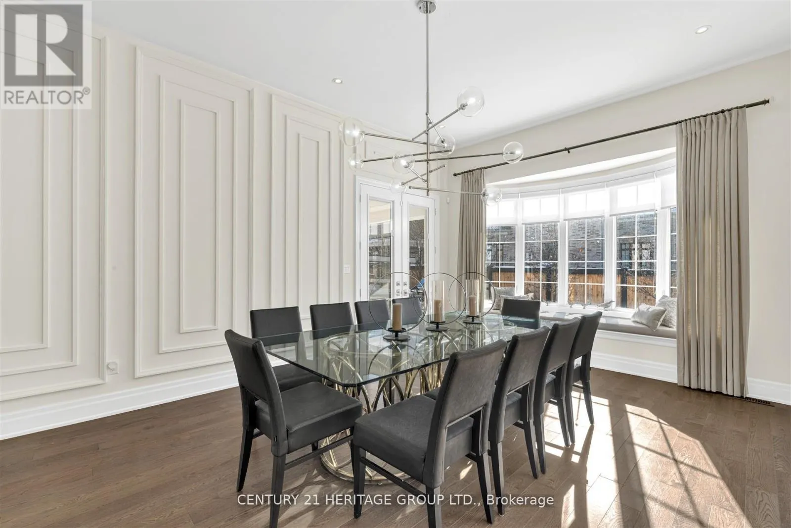43 SIR HENRY COURT