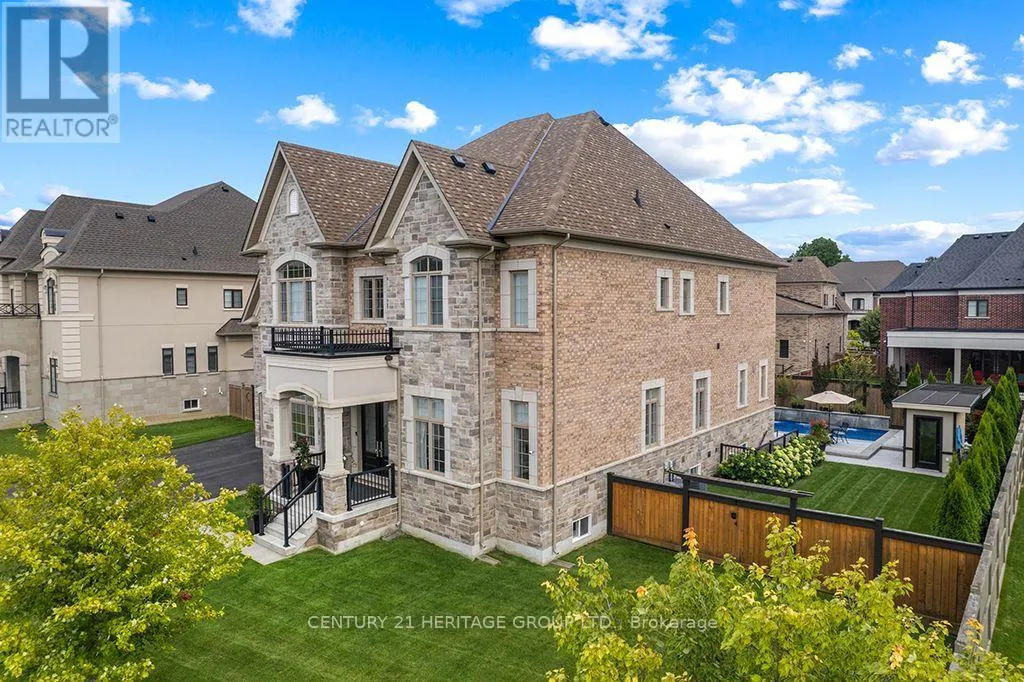 43 SIR HENRY COURT