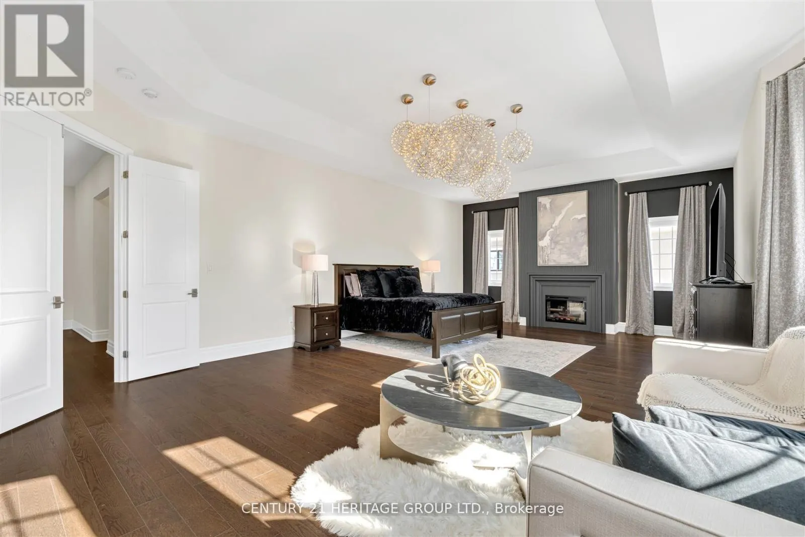 43 SIR HENRY COURT
