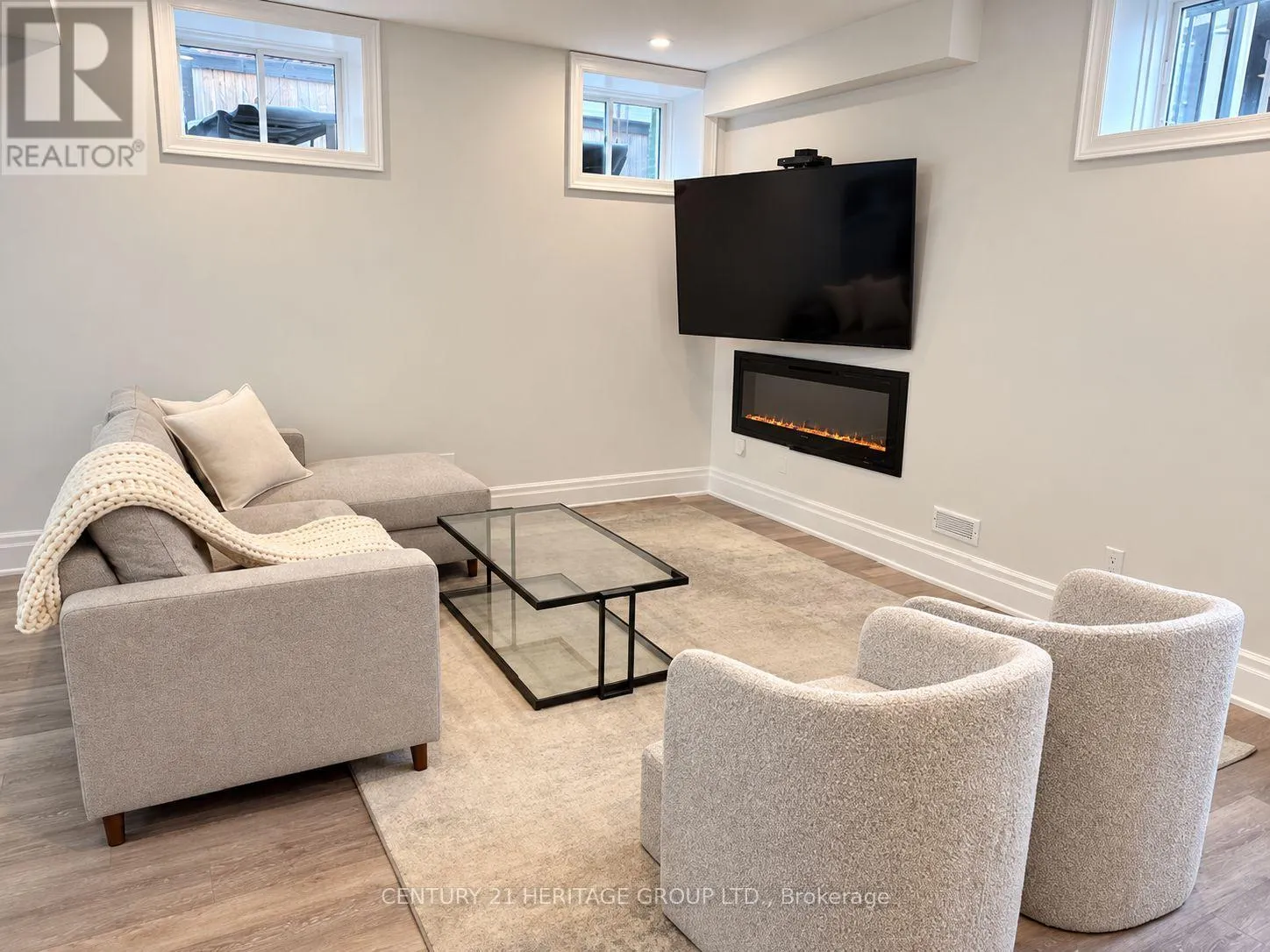 43 SIR HENRY COURT