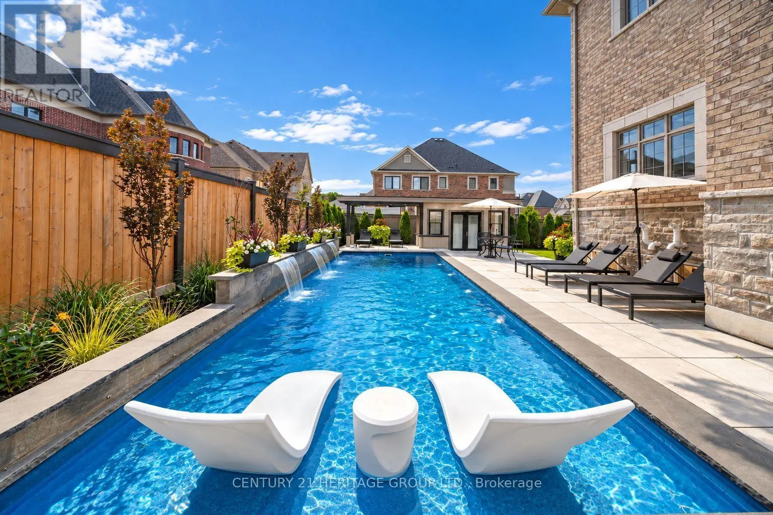 43 SIR HENRY COURT