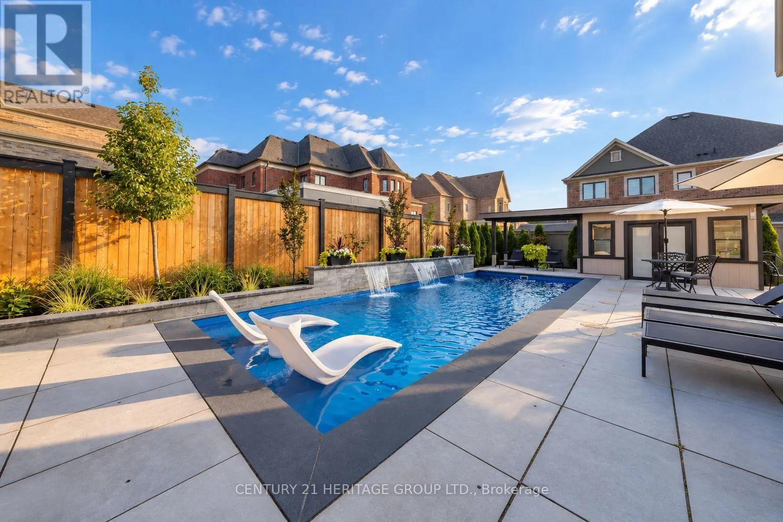 43 SIR HENRY COURT