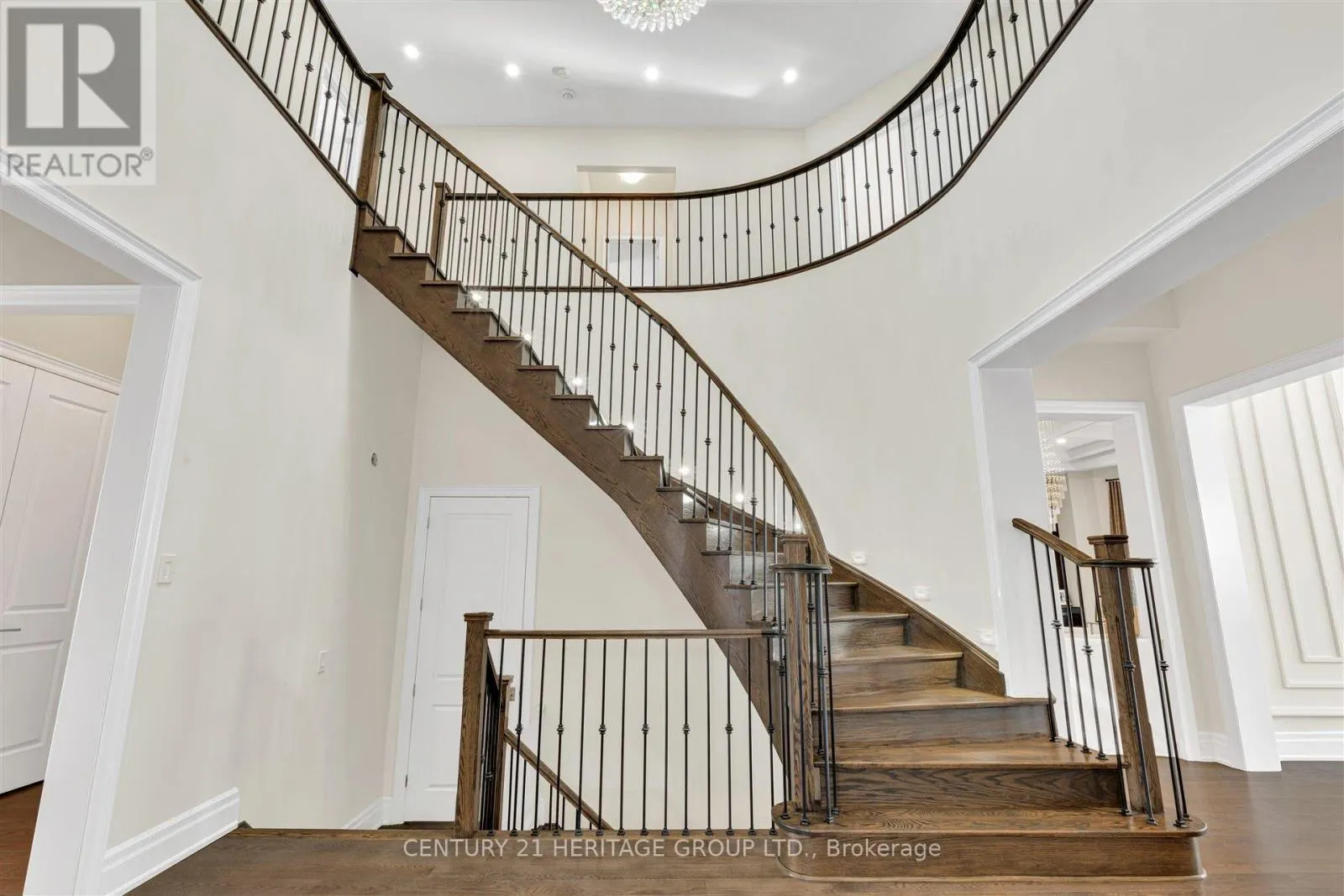 43 SIR HENRY COURT