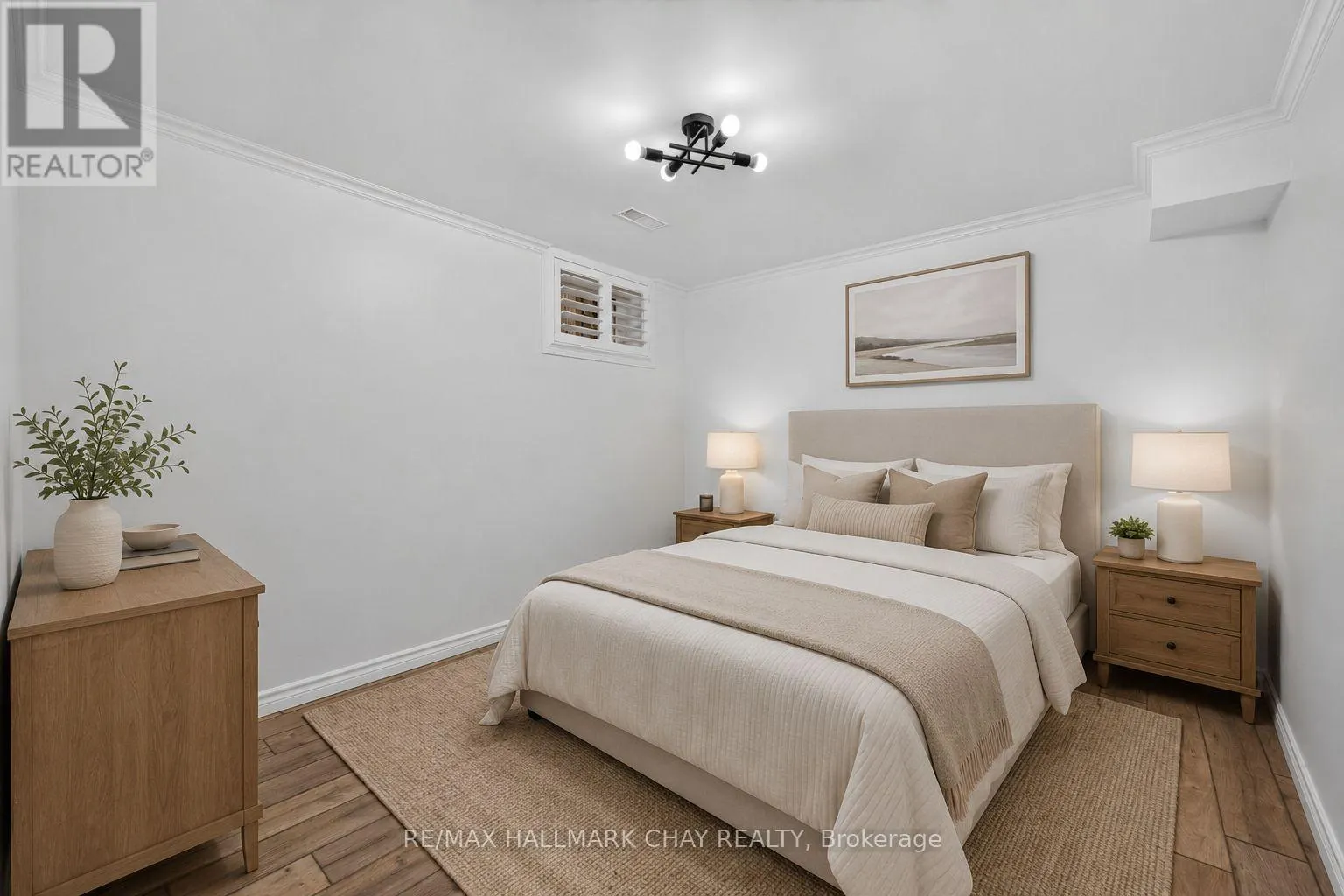 1925 EMERALD COURT