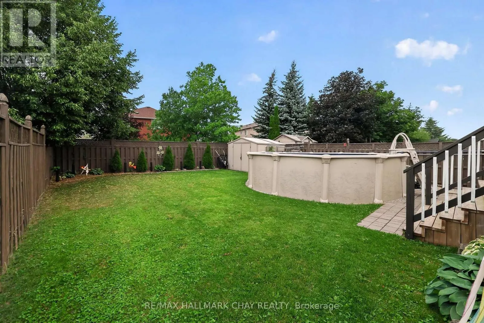 1925 EMERALD COURT