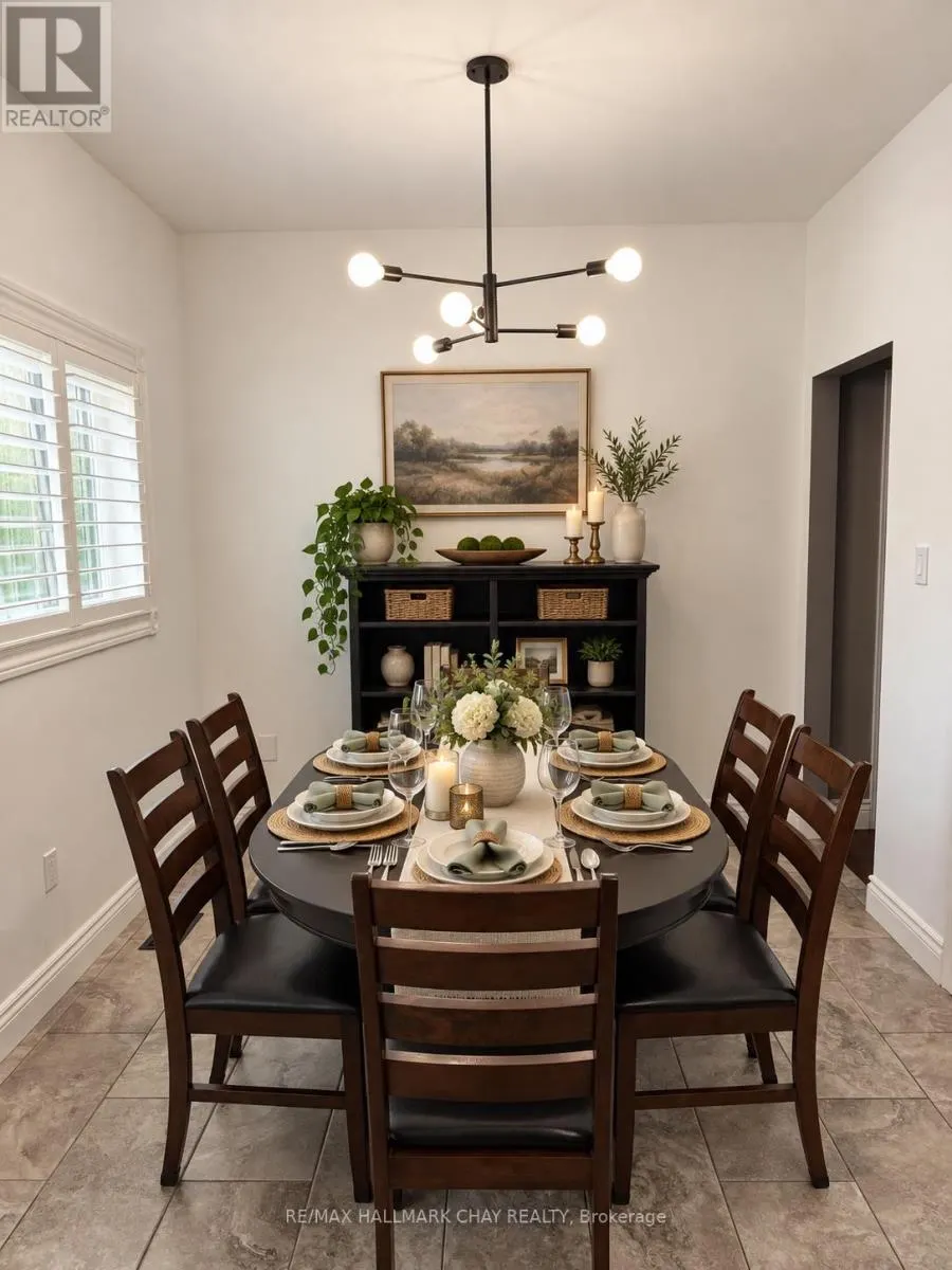 1925 EMERALD COURT