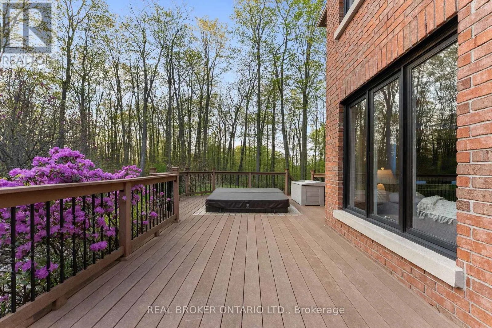 10 OAKVIEW PLACE