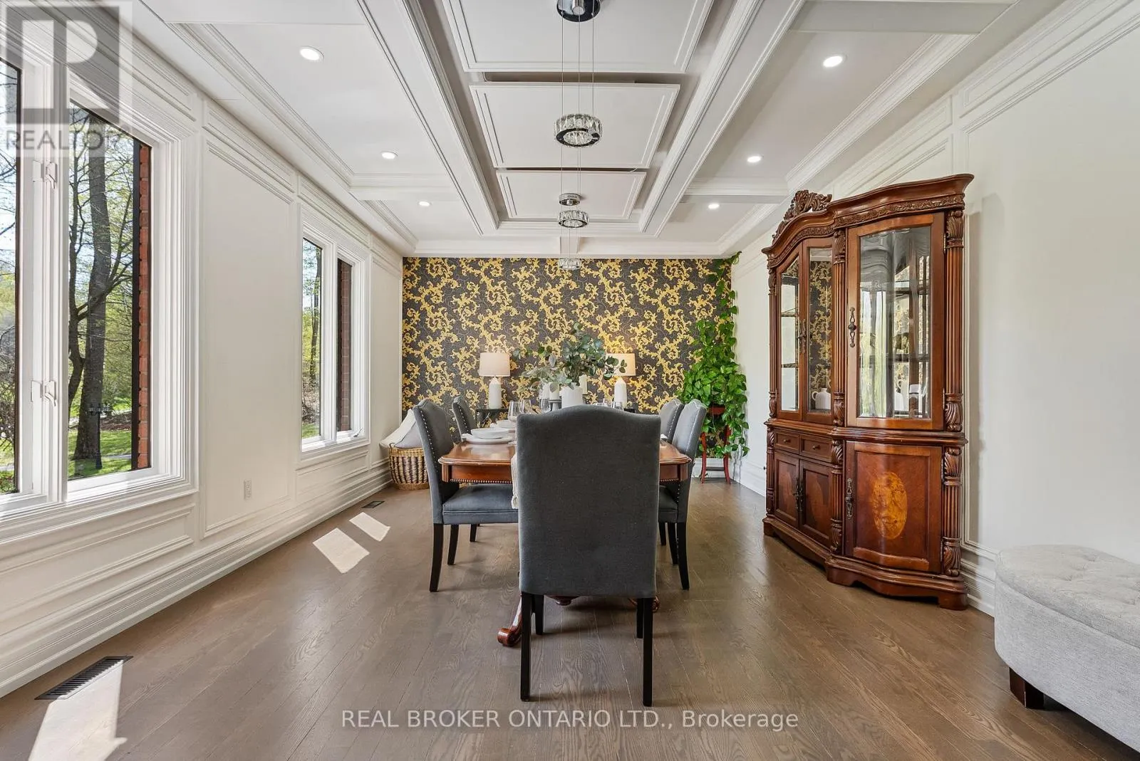 10 OAKVIEW PLACE