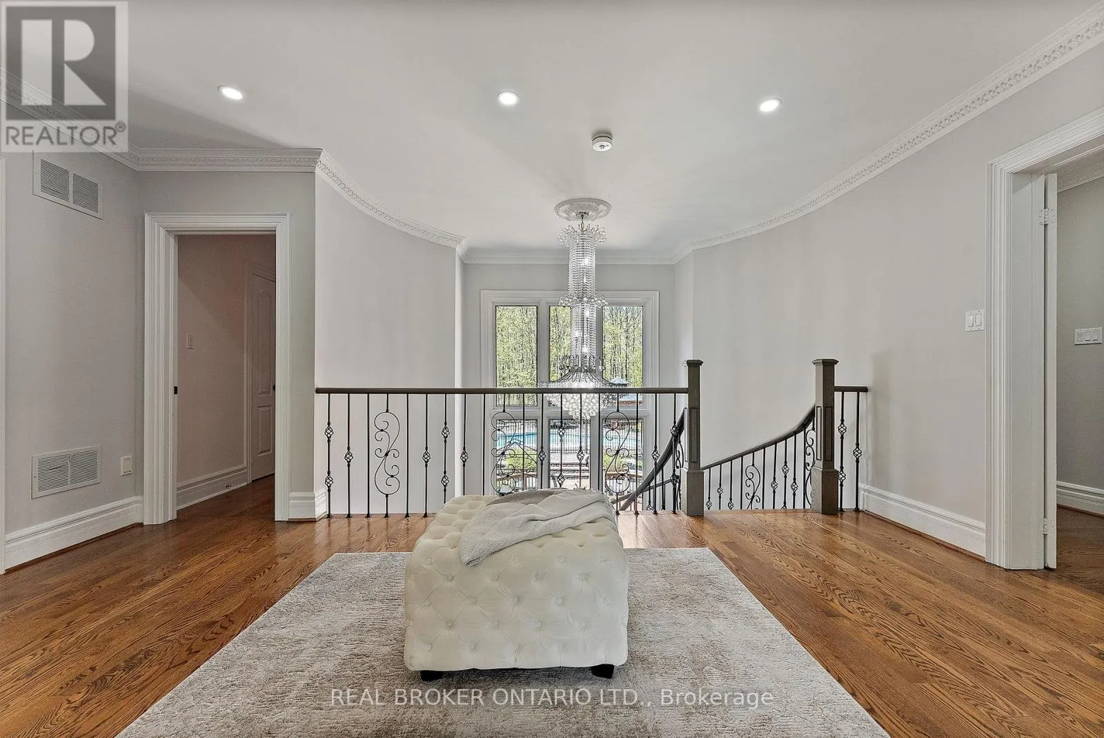 10 OAKVIEW PLACE