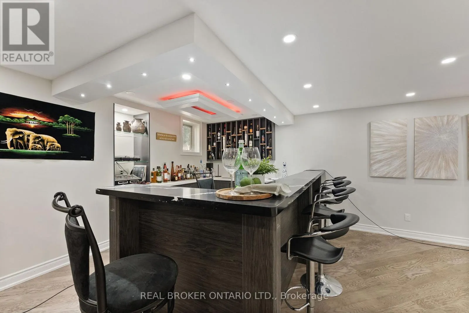 10 OAKVIEW PLACE