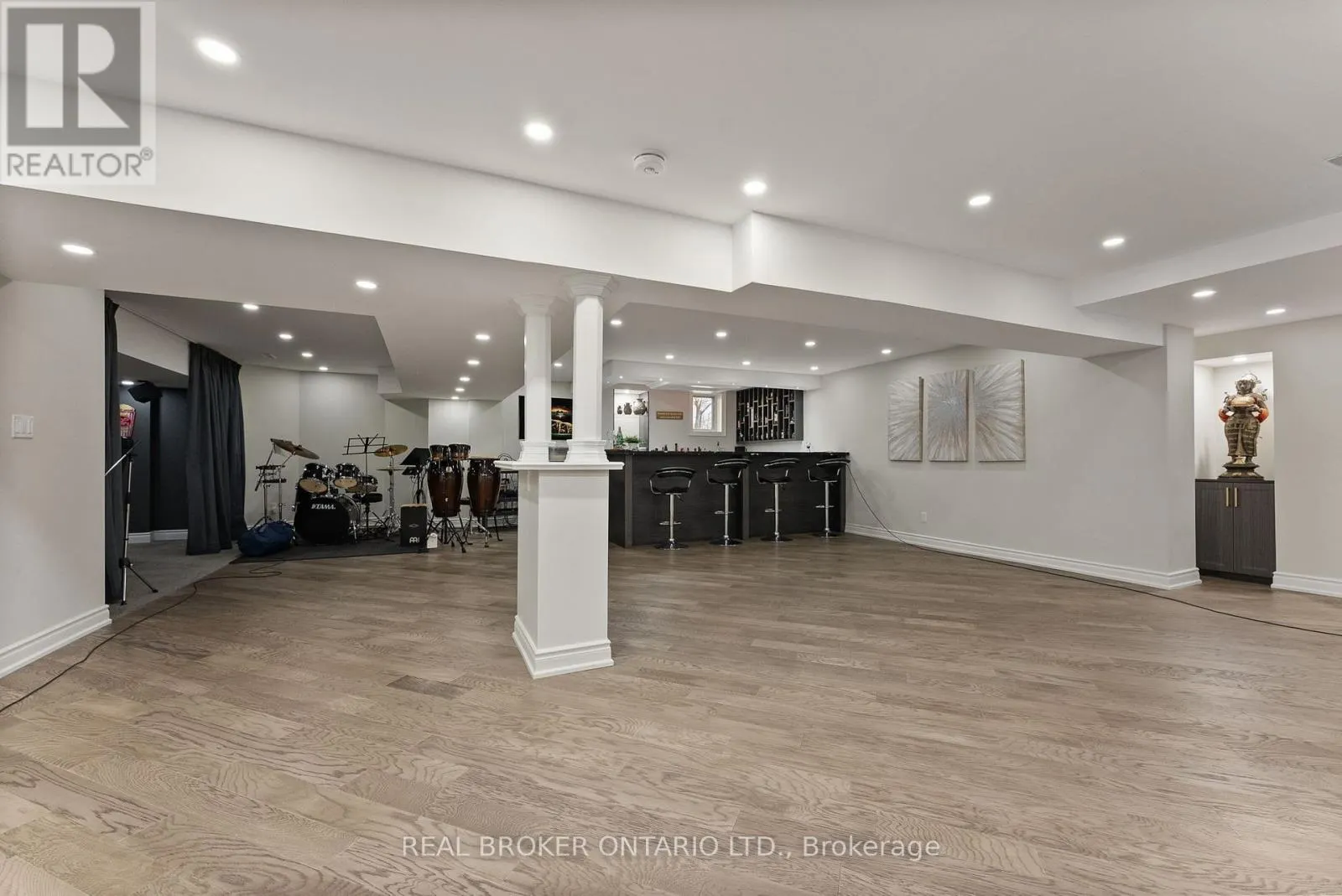 10 OAKVIEW PLACE